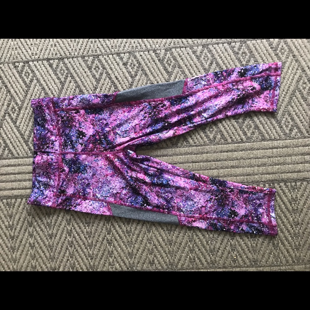 No brand name cropped yoga pants